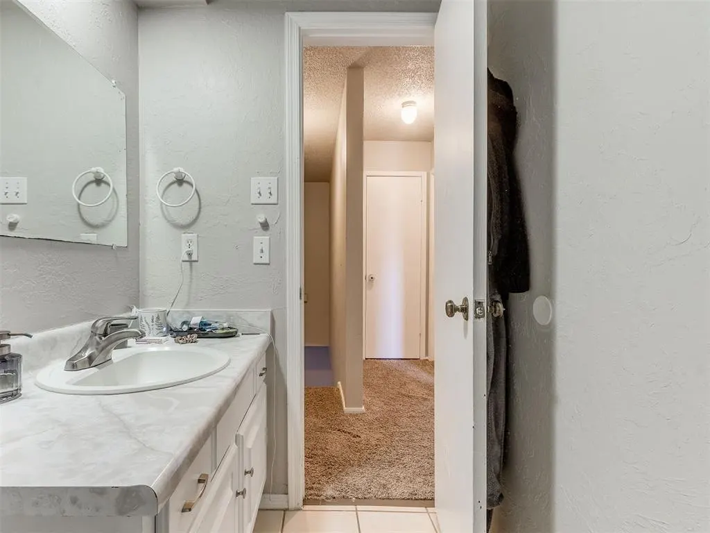 Photo 27 — 6916 Woodlake Drive, Oklahoma City, OK 73132