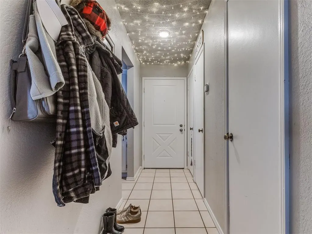 Photo 30 — 6916 Woodlake Drive, Oklahoma City, OK 73132