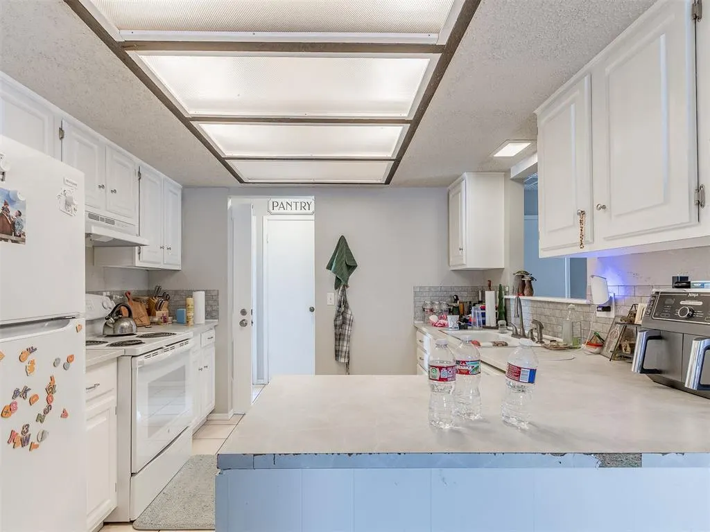 Photo 40 — 6916 Woodlake Drive, Oklahoma City, OK 73132