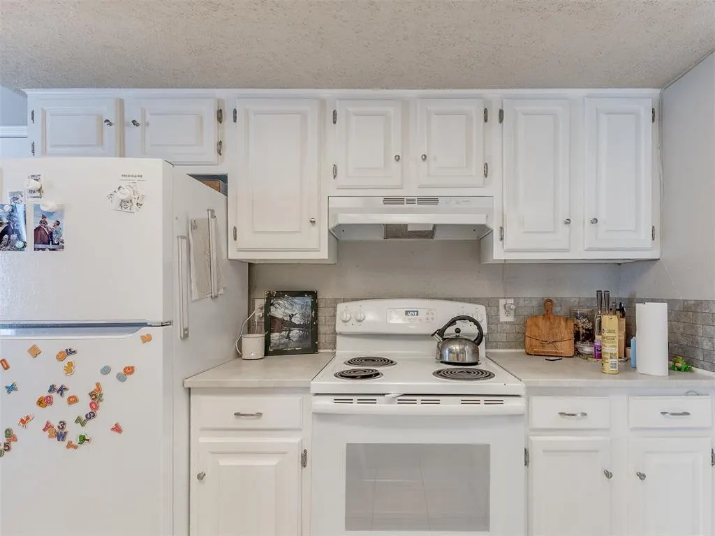 Photo 42 — 6916 Woodlake Drive, Oklahoma City, OK 73132