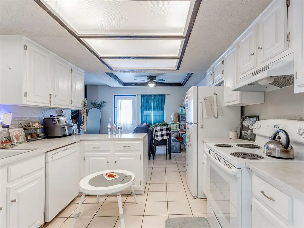Photo 43 — 6916 Woodlake Drive, Oklahoma City, OK 73132