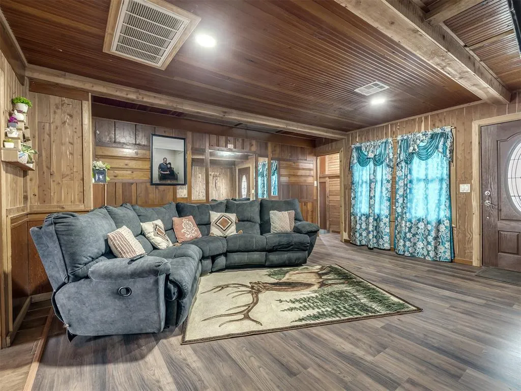 Photo 6 — 4028 NW 11th Street, Oklahoma City, OK 73107