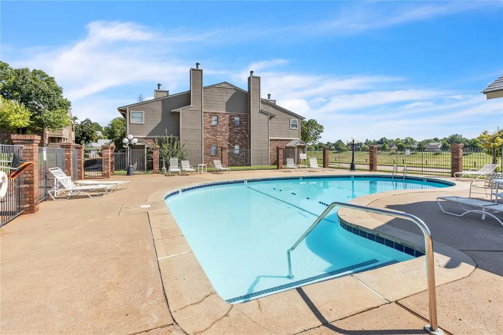 Front exterior — 11409 Springhollow Road 505, Oklahoma City, OK 73120