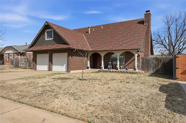 Photo 2 — 608 S Patterson Drive, Moore, OK 73160