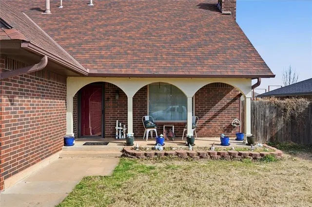 Photo 4 — 608 S Patterson Drive, Moore, OK 73160