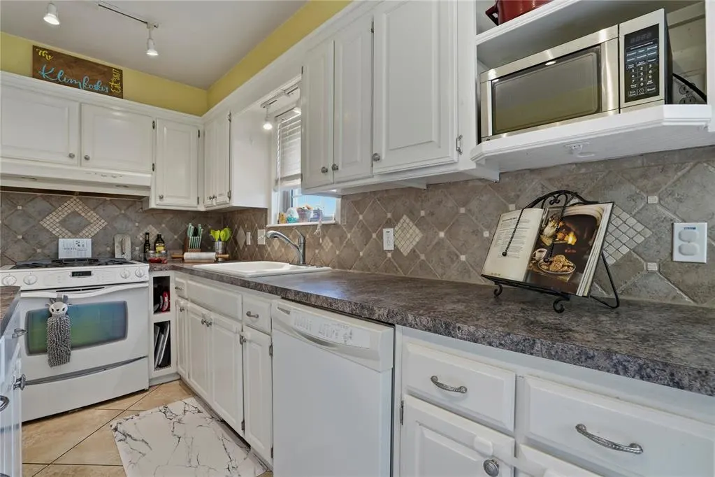Photo 15 — 608 S Patterson Drive, Moore, OK 73160