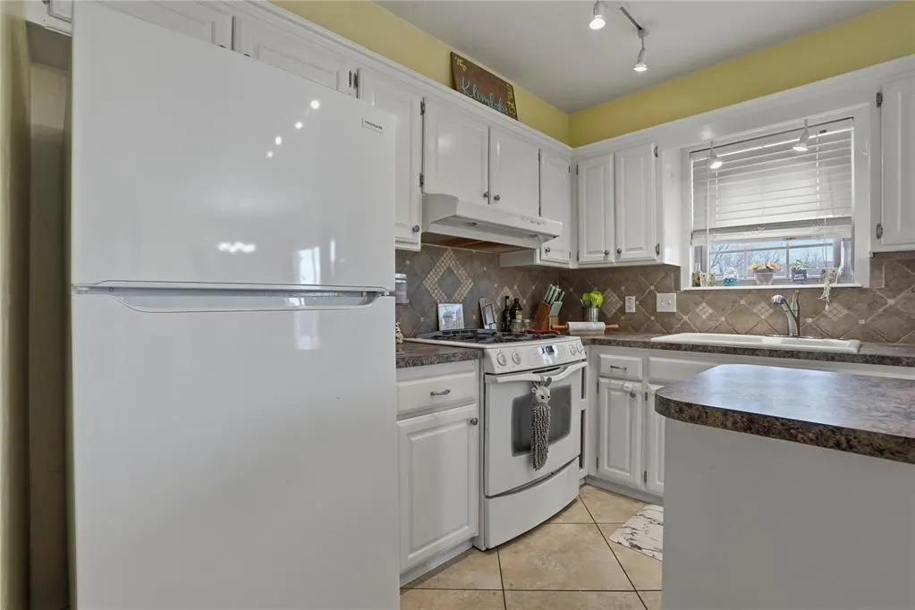 Photo 16 — 608 S Patterson Drive, Moore, OK 73160
