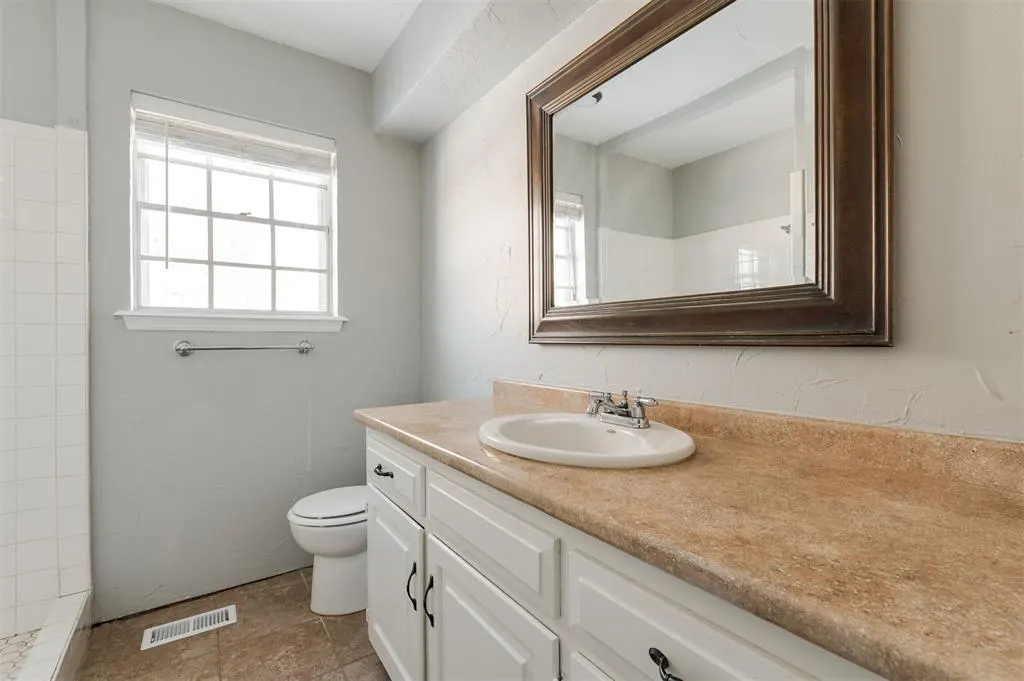 Photo 19 — 2401 NW 111th Street, Oklahoma City, OK 73120