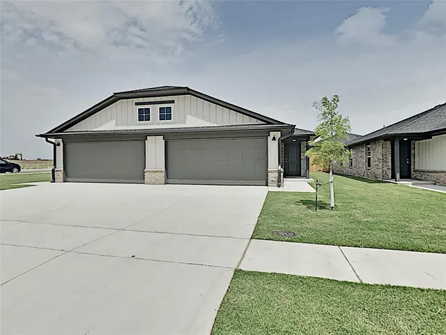 Photo 2 — 11208 Howard Drive, Oklahoma City, OK 73114