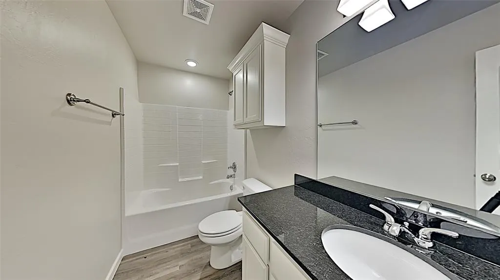 Photo 13 — 11208 Howard Drive, Oklahoma City, OK 73114