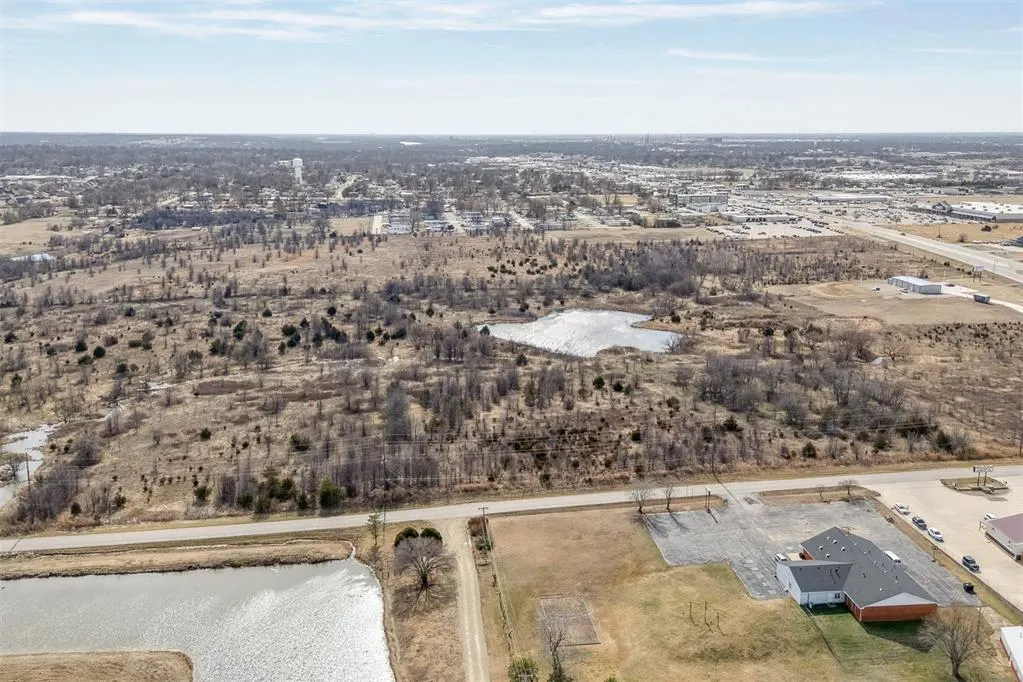 Photo 23 — 14th St & E Hubbard Rd, Ponca City, OK 74604