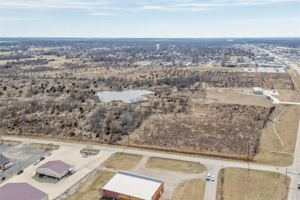 Photo 27 — 14th St & E Hubbard Rd, Ponca City, OK 74604