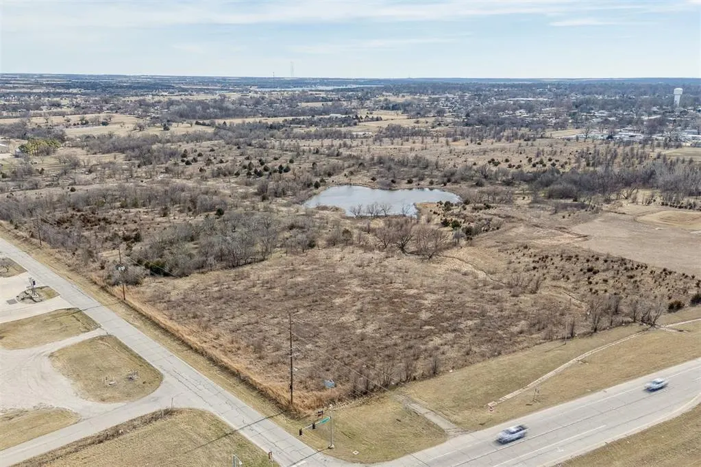 Photo 32 — 14th St & E Hubbard Rd, Ponca City, OK 74604