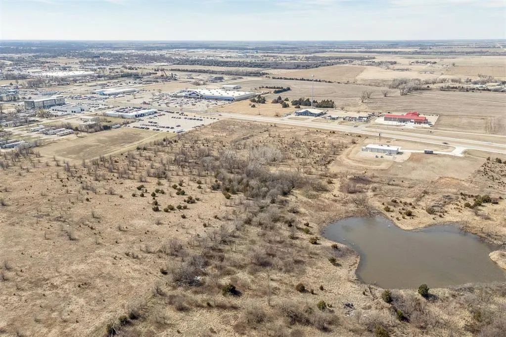 Photo 38 — 14th St & E Hubbard Rd, Ponca City, OK 74604