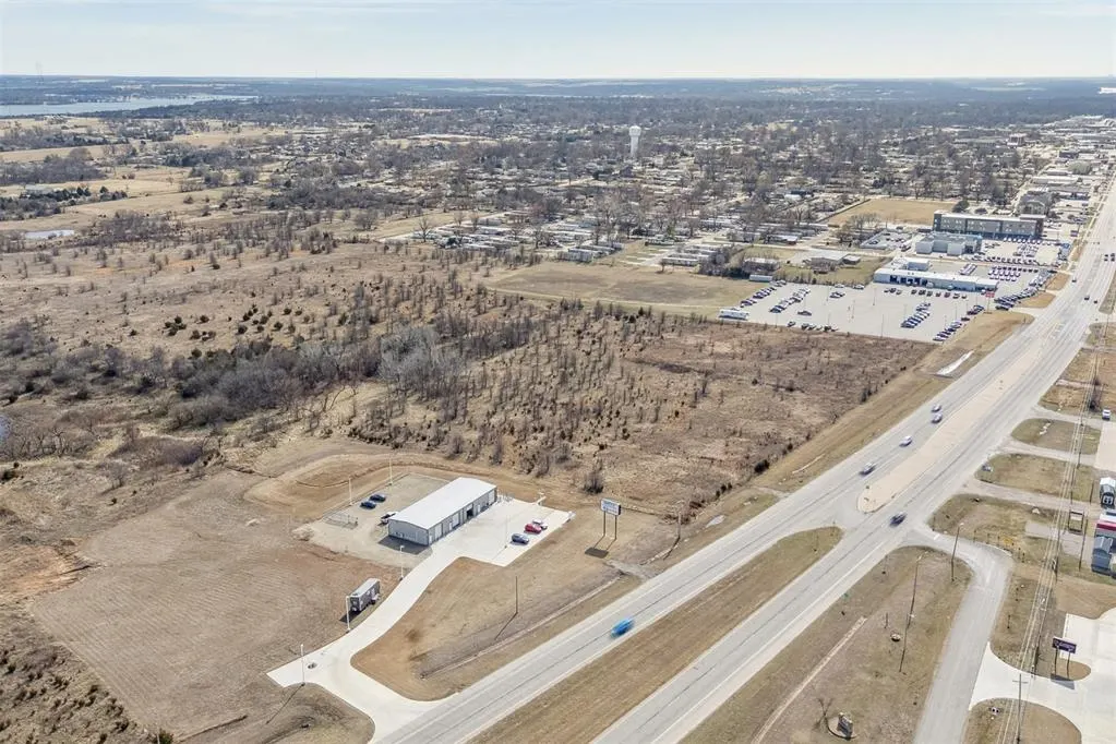 Photo 5 — 14th St & E Hubbard Rd, Ponca City, OK 74604