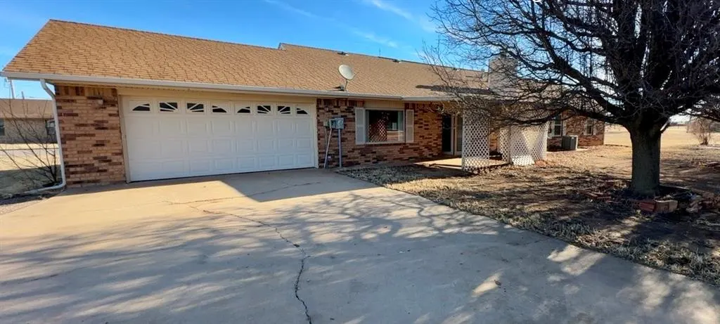 Photo 13 — 414 Washington, Corn, OK 73024