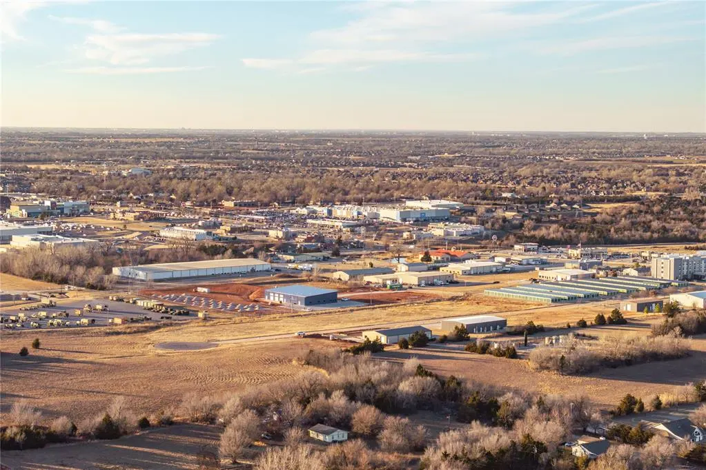 Photo 10 — E Lily Lane, Mustang, OK 73064