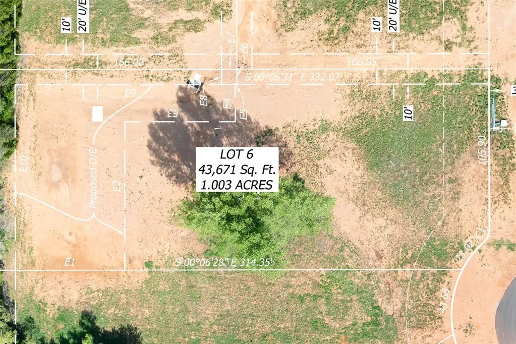 Front exterior — E Lily Lane, Mustang, OK 73064