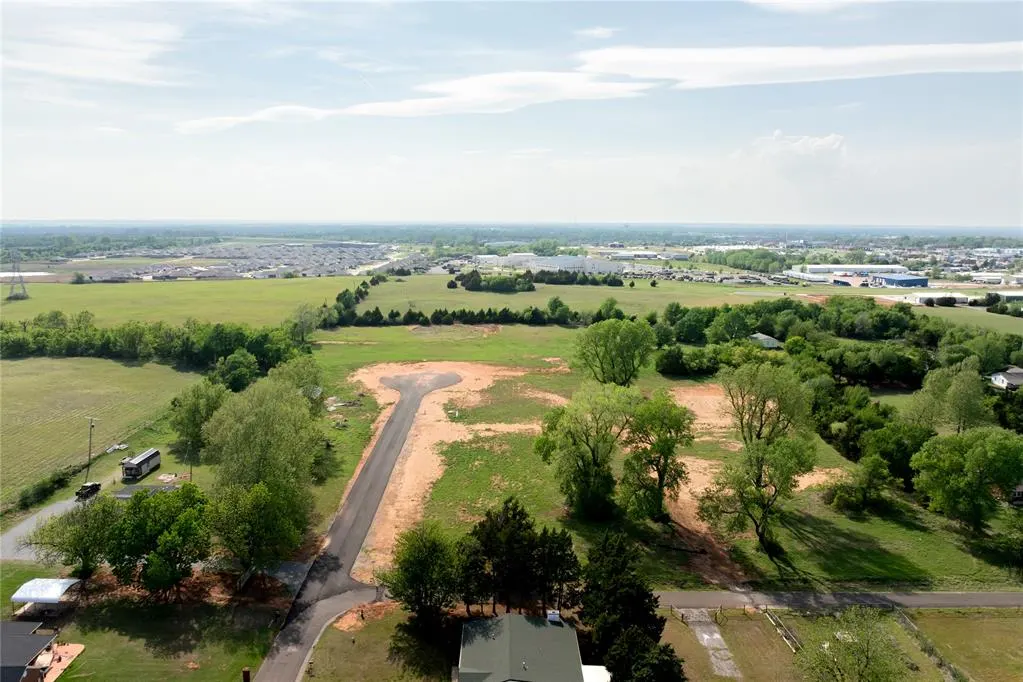 Photo 3 — E Lily Lane, Mustang, OK 73064