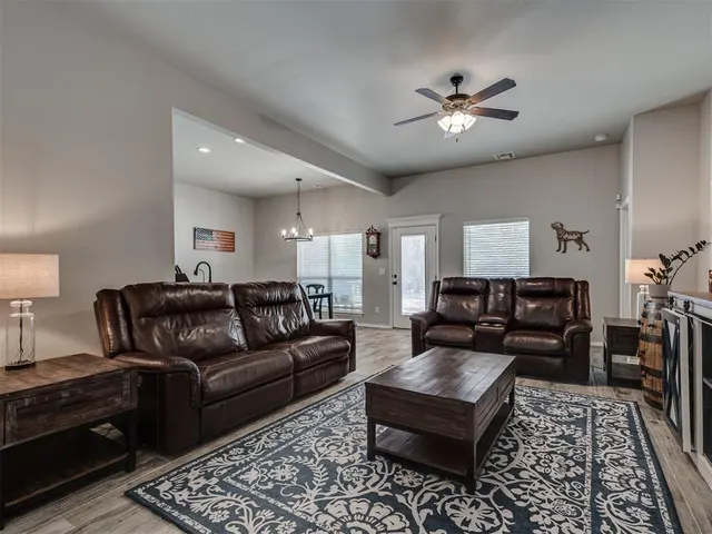 Photo 7 — 19210 Hidden Pines Drive, Norman, OK 73026