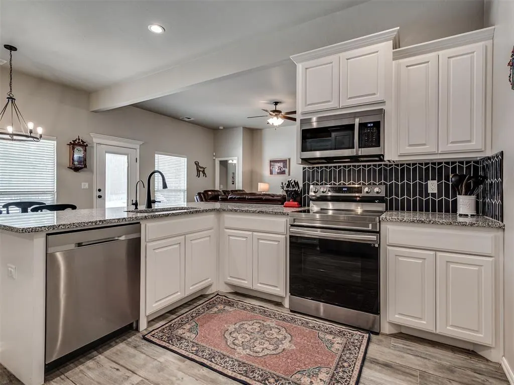 Photo 11 — 19210 Hidden Pines Drive, Norman, OK 73026