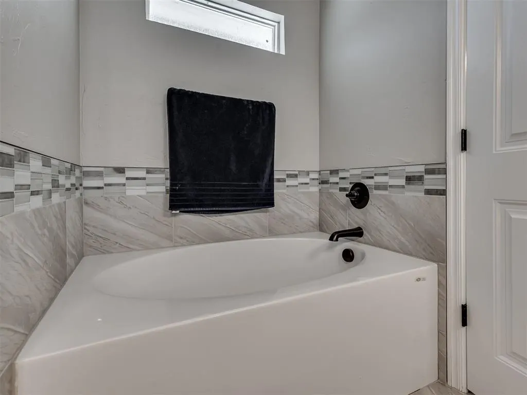 Photo 22 — 19210 Hidden Pines Drive, Norman, OK 73026