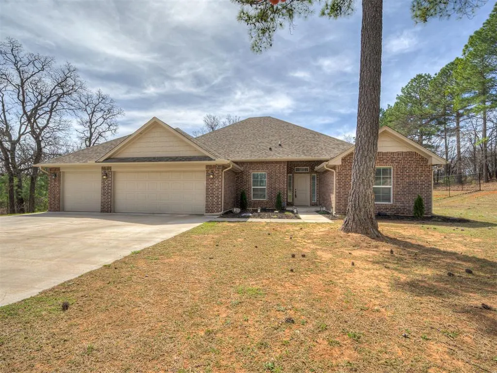Front exterior — 19210 Hidden Pines Drive, Norman, OK 73026