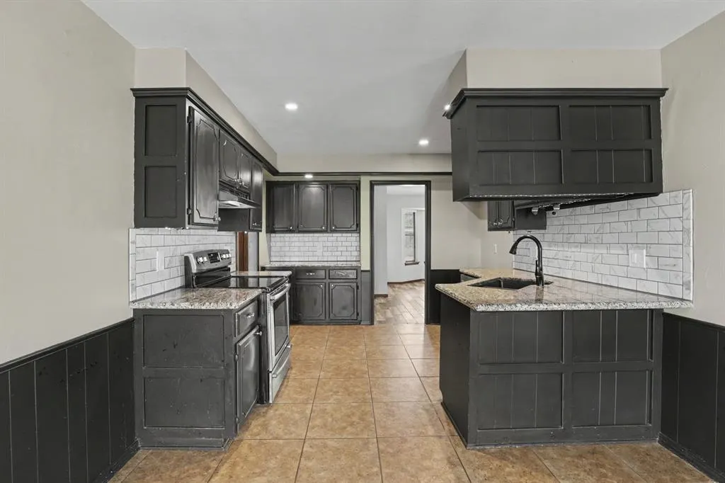 Photo 2 — 11212 N Ann Arbor Avenue, Oklahoma City, OK 73162
