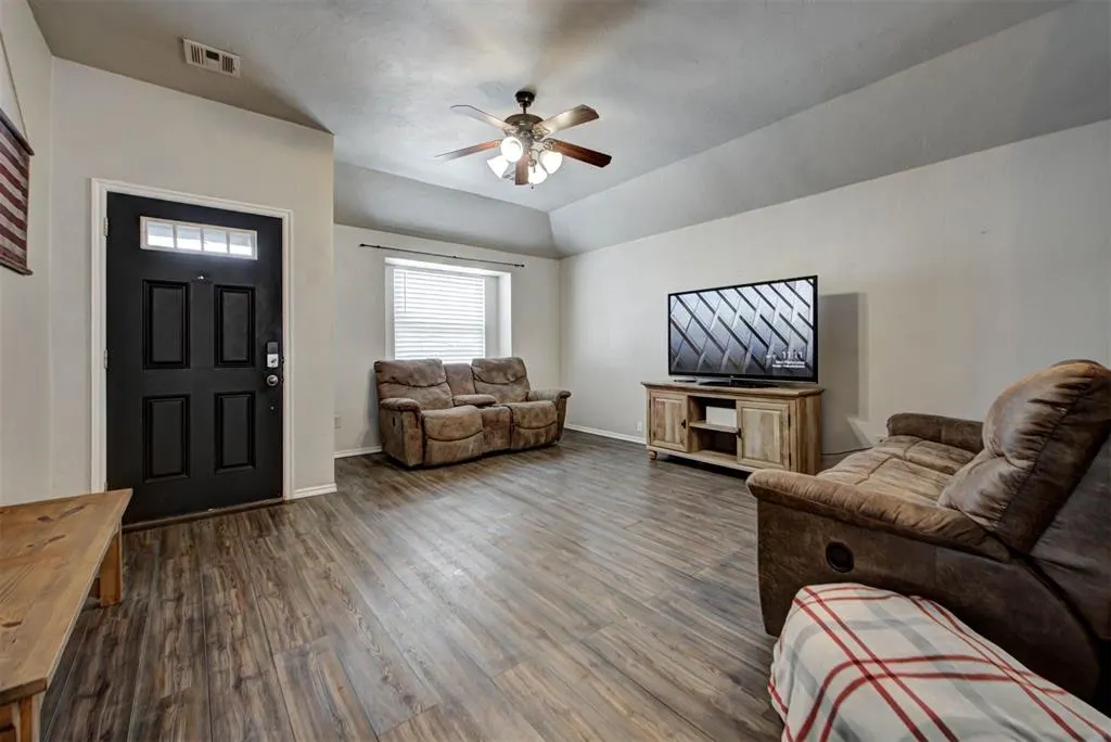 Photo 3 — 4704 SE 81st Street, Oklahoma City, OK 73135