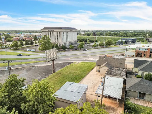 Photo 4 — 1220 NW 50th Street, Oklahoma City, OK 73118
