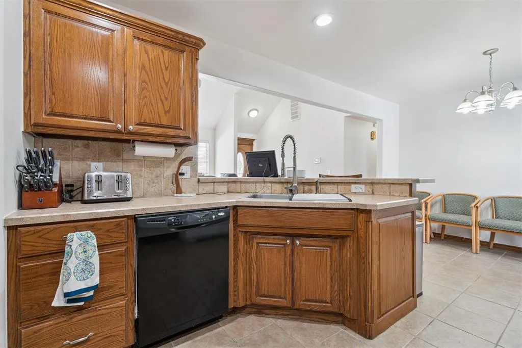Photo 17 — 1617 SE 5th Street, Newcastle, OK 73065