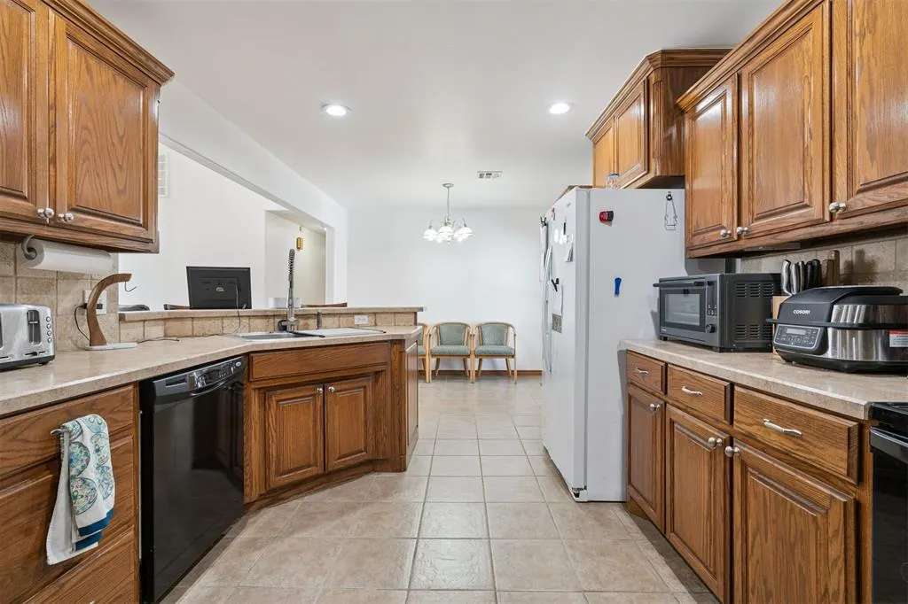 Photo 19 — 1617 SE 5th Street, Newcastle, OK 73065