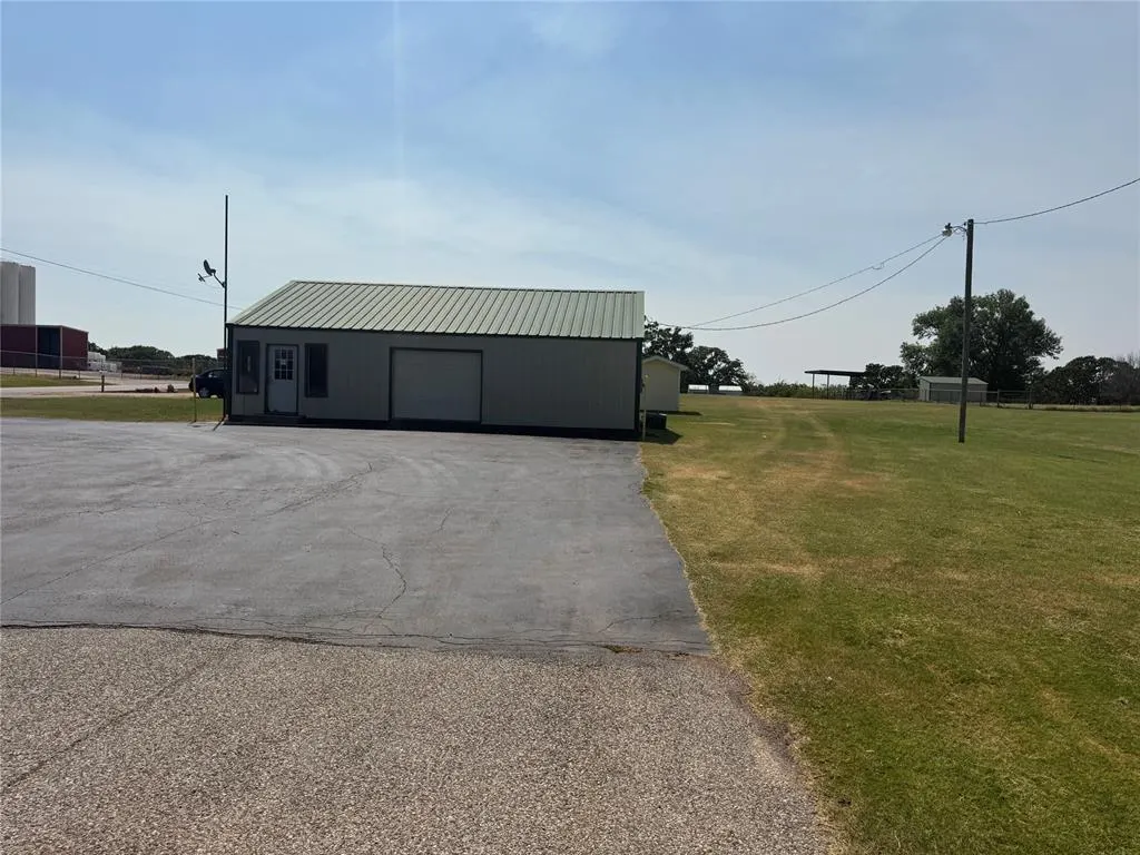 Photo 13 — 55968 Moccasin Tail Road, Prague, OK 74864
