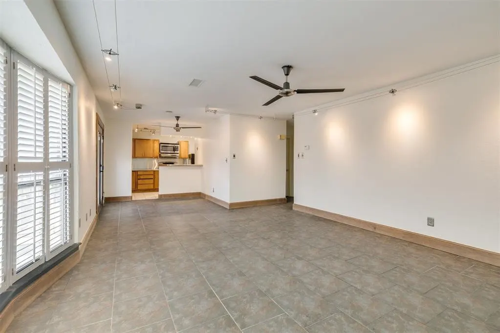 Photo 3 — 2527 NW 62nd Street 214, Oklahoma City, OK 73112