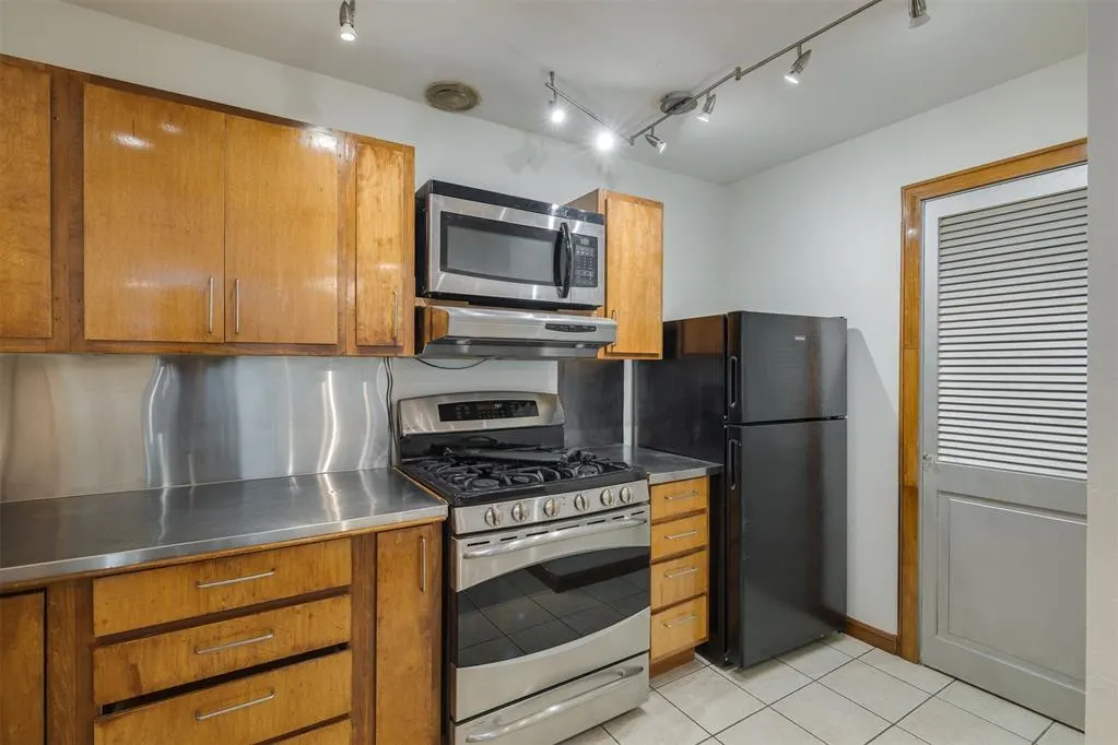 Photo 9 — 2527 NW 62nd Street 214, Oklahoma City, OK 73112