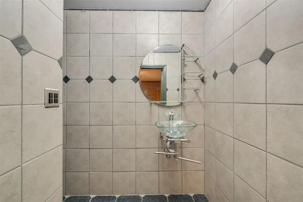 Photo 17 — 2527 NW 62nd Street 214, Oklahoma City, OK 73112