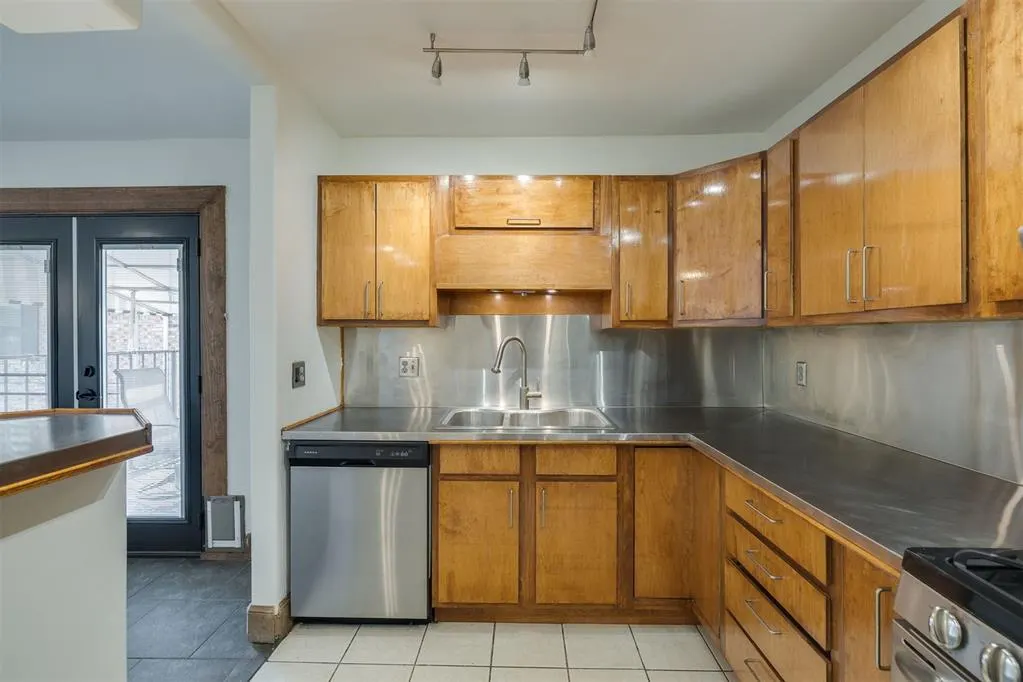 Photo 11 — 2527 NW 62nd Street 214, Oklahoma City, OK 73112