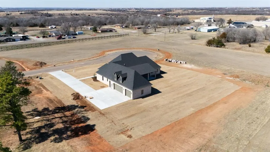 Photo 38 — 2439 Friend Circle, Chickasha, OK 73018