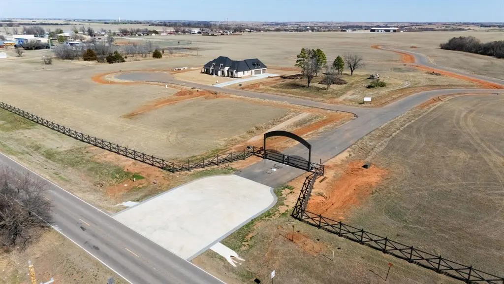Photo 40 — 2439 Friend Circle, Chickasha, OK 73018