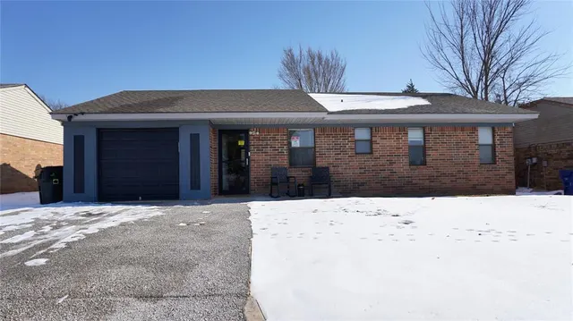 Front exterior — 1605 Fieldstone Lane, Tecumseh, OK 74873