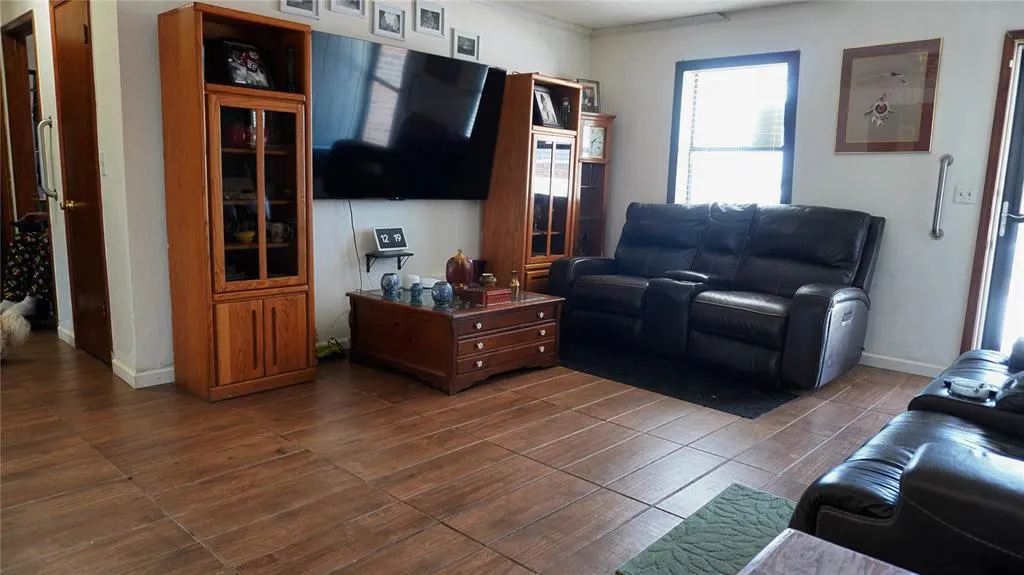 Photo 5 — 1605 Fieldstone Lane, Tecumseh, OK 74873