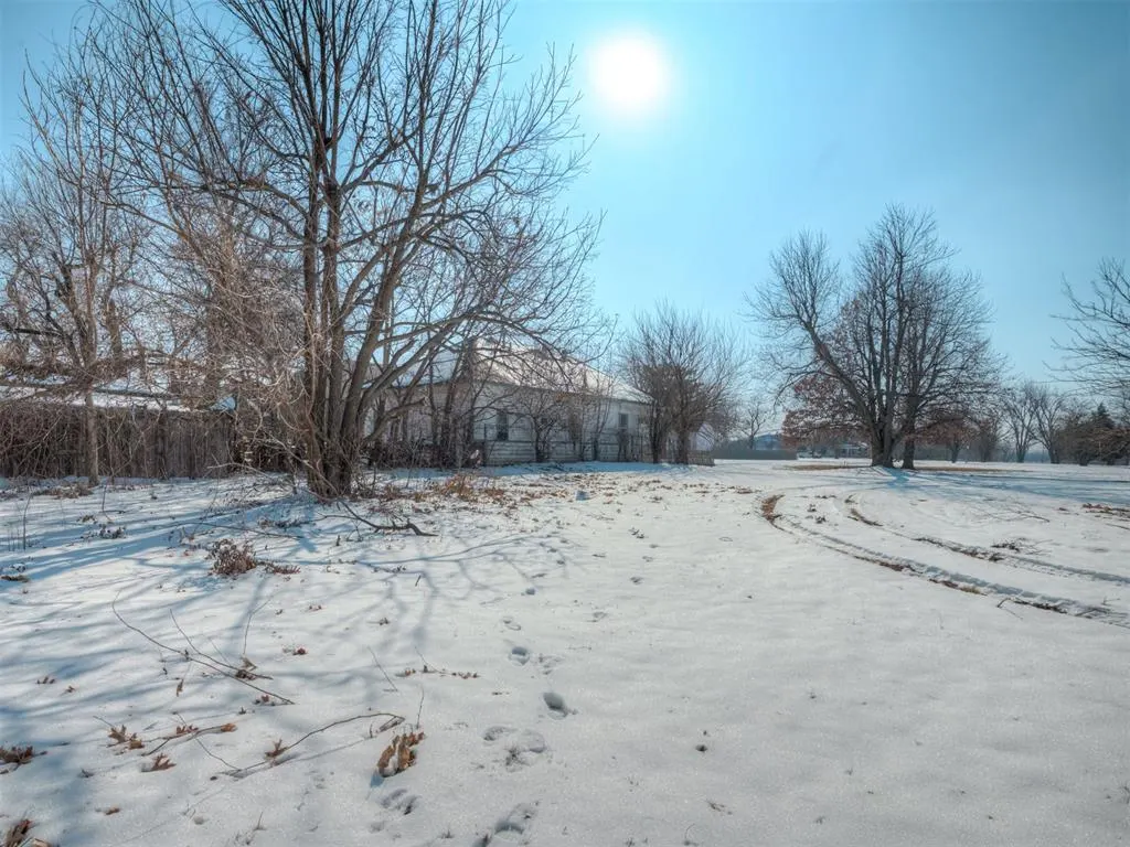 Photo 9 — 543 SW 10th Street, Oklahoma City, OK 73109