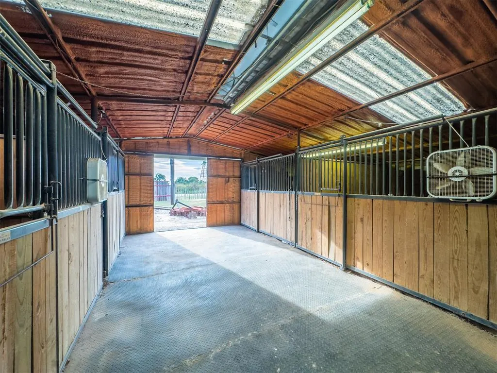 Photo 2 — 12951 N County Road 3250, Pauls Valley, OK 73075