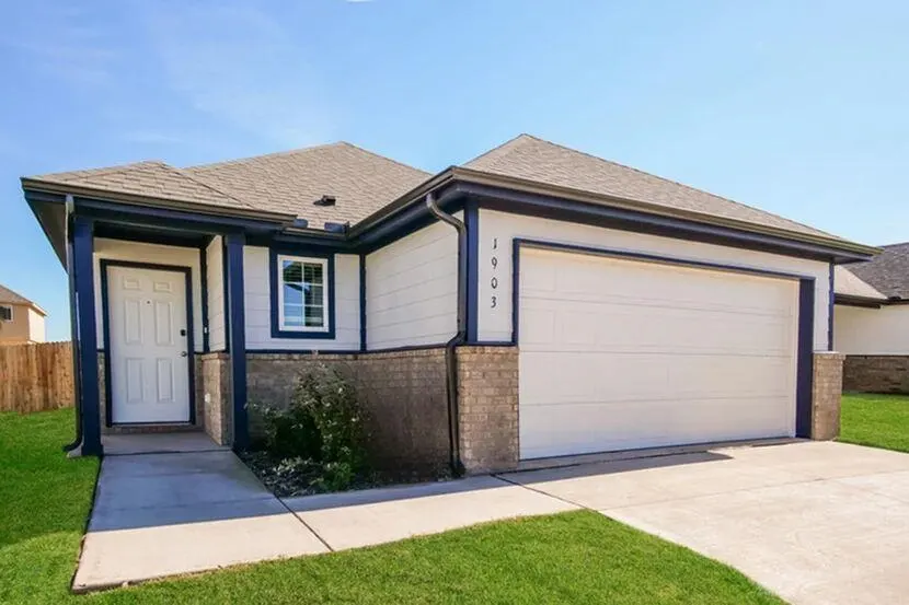 Front exterior — 1903 Crimson Lake Boulevard, El Reno, OK 73036