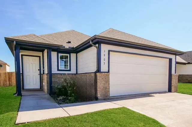 Front exterior — 1903 Crimson Lake Boulevard, El Reno, OK 73036