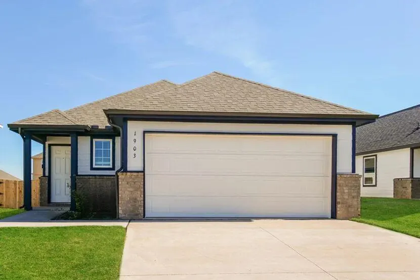 Photo 2 — 1903 Crimson Lake Boulevard, El Reno, OK 73036