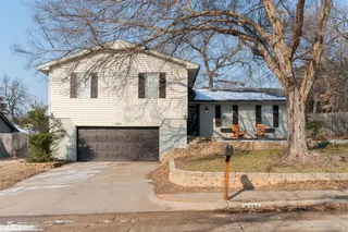 Sold home at 1221 Briarwood Drive