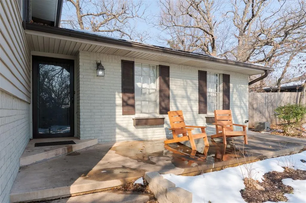 Photo 3 — 1221 Briarwood Drive, Edmond, OK 73034