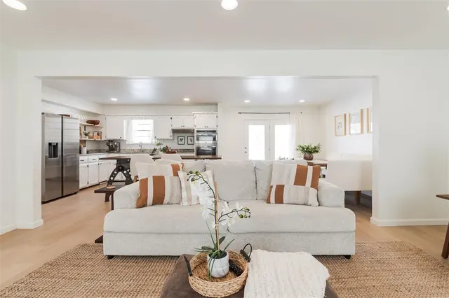 Photo 8 — 1221 Briarwood Drive, Edmond, OK 73034