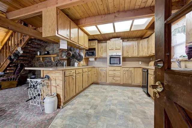Photo 3 — 10 Timber Oaks Road, McLoud, OK 74851